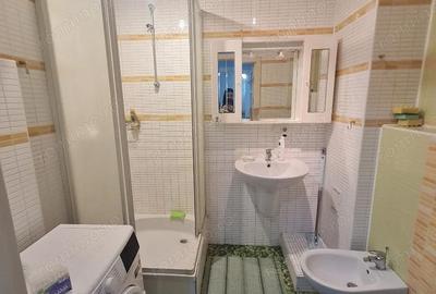 Garsonieră decomandată în Eroii Revoluției - 1