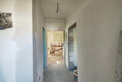 Casă individuală cu 4 camere cu Canalizare în Malu Mare - 11