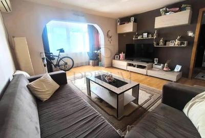 Apartament cu 3 camere decomandat în Șagului
