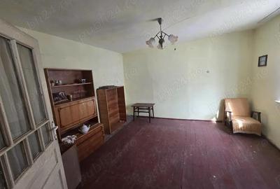 Casă cu 3 camere în Câlnic