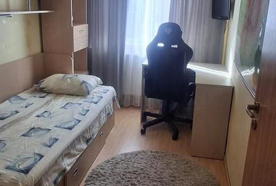 Apartament cu 3 camere decomandat în Aradului