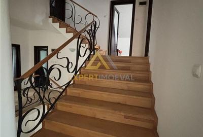 Casă cu 7 camere cu Teren 1100 Mp în Valea Borcutului - 17