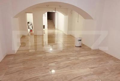 Spațiu comercial, de 240 mp, în George Enescu - 16
