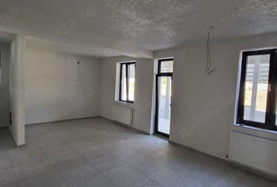 Casă cu 3 camere cu Teren 400 Mp în Vlădești - 9