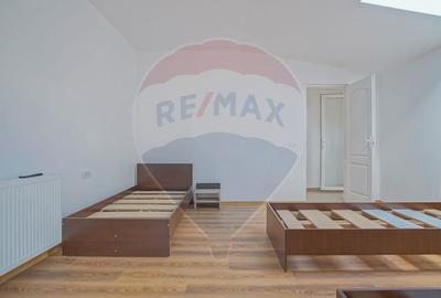 Casă cu 10 camere cu Teren 340 Mp în Florilor - 33