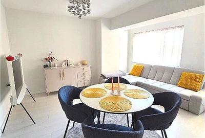 Apartament cu 2 camere semidecomandat, mobilat în Decebal