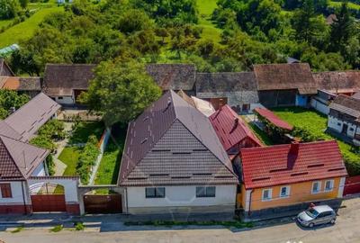 Casă cu 4 camere cu Teren 1642 Mp în Hoghiz - 2