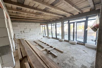 Casă cu 4 camere cu Teren 735 Mp în Central - 2