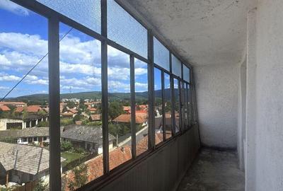 Apartament 2 camere, 43mp,decomandat,ultracentral,Covasna - 1