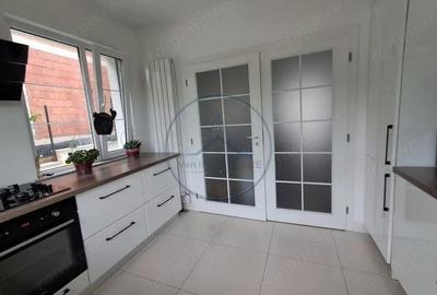 Casă cu Teren 500 Mp în Central - 2