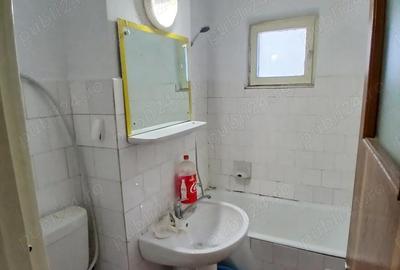 Apartament cu 3 camere decomandat în Craiovei - 3