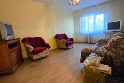 Dacia - statia Columnei, 3 camere decomandat cu geam la baie, liber - 1