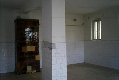 Casă cu 20 camere cu Canalizare în Central - 4