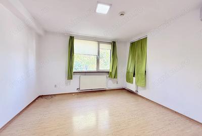 Casa practica, cu curte ?i parcare, in zona centrala - Parcul Carol - 18