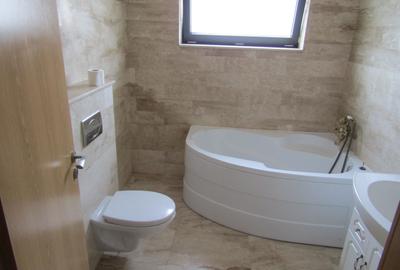 Casă cu 4 camere cu Canalizare în Periferie - 18