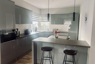 Casă cu 4 camere decomandat în Livezeni - 7