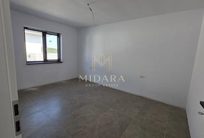 Casă individuală cu 4 camere cu Canalizare în Est - 6