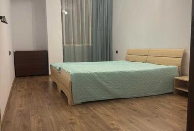 Apartament cu 3 camere decomandat, mobilat în Tractorul - 3