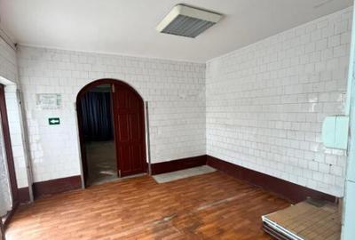 Spațiu comercial, de 1,388 mp, în Central - 8