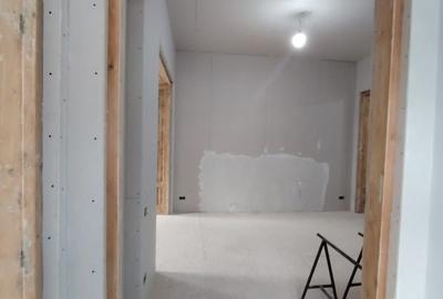 Apartament cu 4 camere semidecomandat în Armeneasca - 4