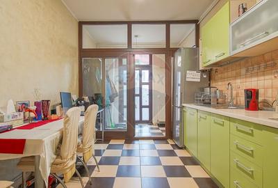 Apartament cu 3 camere decomandat, mobilat în Brașovul Vechi - 11