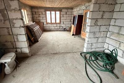 Casă cu 4 camere cu Teren 1000 Mp în Sascut - 2