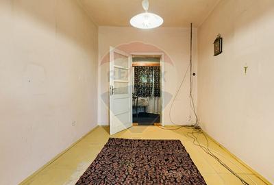 Casa solida cu 4 camere, demisol si garaj - Pecica - 14