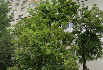 Apartament cu 3 camere decomandat în Tei