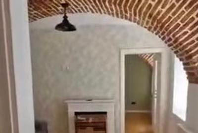 Apartament cu 2 camere decomandat în Centrul Istoric