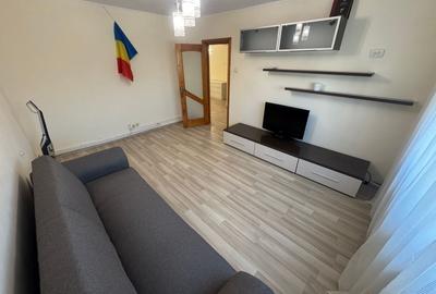 Apartament cu 4 camere decomandat, mobilat în Casa de Cultură