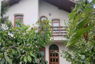 Casă cu 5 camere în Copou - 1