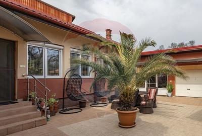 Casă cu 5 camere cu Teren 392 Mp în Central - 1