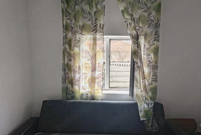 Casă cu 4 camere cu Teren 2500 Mp în Central