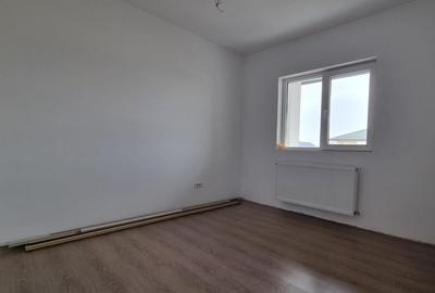 Casă cu 4 camere cu Teren 200 Mp în Berceni