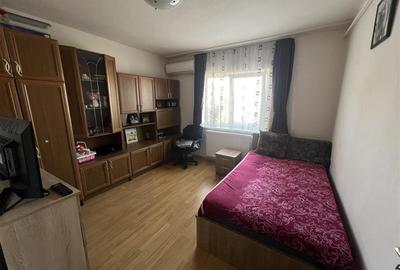 Apartament cu 2 camere decomandat în Valenta - 9
