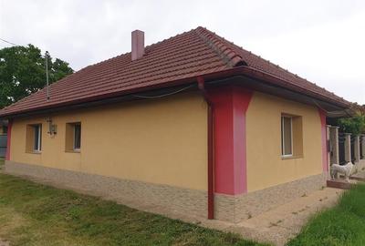 Casa cu 3 camere renovata in Cheresig