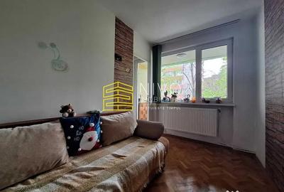 Apartament cu 3 camere decomandat în Budai