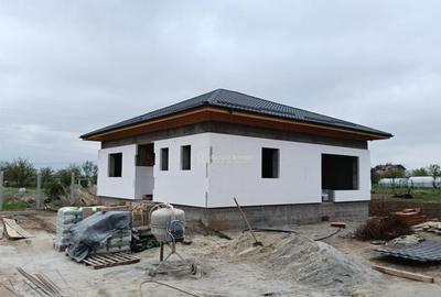 Casa individuala-3 camere-Toate utilitatile-Asfalt-STB-Mutar - 2