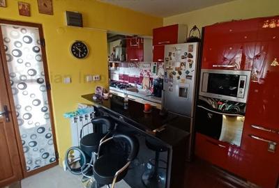 Casă cu 7 camere cu Canalizare în Central - 7