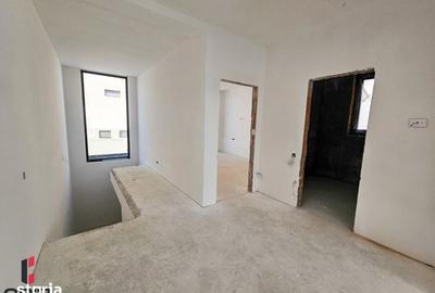 Casă cu 5 camere cu Teren 400 Mp în Central