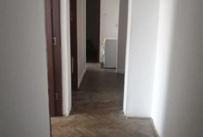 Apartament 3 camere decomandat mobilat zona Balcescu, Lugoj 330 luna Apartament 3 camere decomandat mobilat zona Balcescu, Lugoj 330 luna - 2