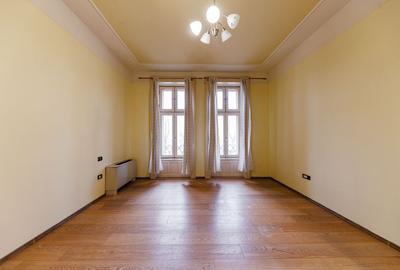 Casă individuală cu 40 camere cu Canalizare în Central - 12