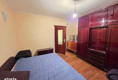 Casă cu 4 camere cu Teren 2400 Mp în Central - 2