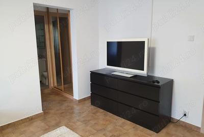 Apartament cu 2 camere semidecomandat în P-ța Victoriei - 1