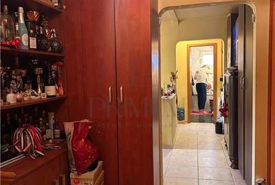 MIRCEA CEL BATRAN - ETAJ 1 - DECOMANDAT - 3 CAMERE - 6