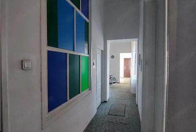 Apartament cu 3 camere în Ultracentral