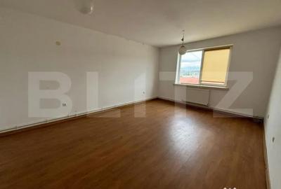 Spațiu comercial, de 132 mp, în Central - 4