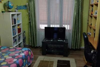 Casă cu 5 camere în Vârfu Dealului - 8