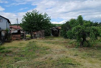 Teren de 1025 mp, în Pleașa