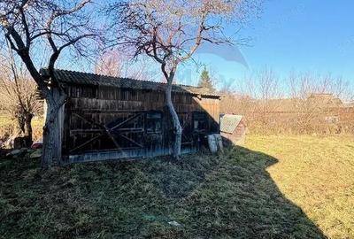 Casă cu 3 camere cu Teren 2097 Mp în Sârbi (Budești)